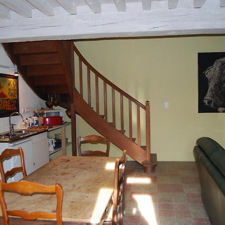 La Tour Bed & Breakfast Marcilly-la-Gueurce Dış mekan fotoğraf